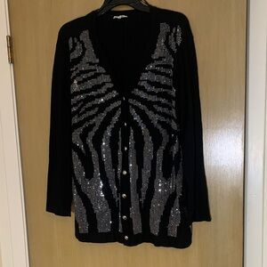 🖤🖤GORGEOUS PLUS SIZE 3X BLACK SWEATER WITH SILVER BLING ON THE FRONT!🖤🖤